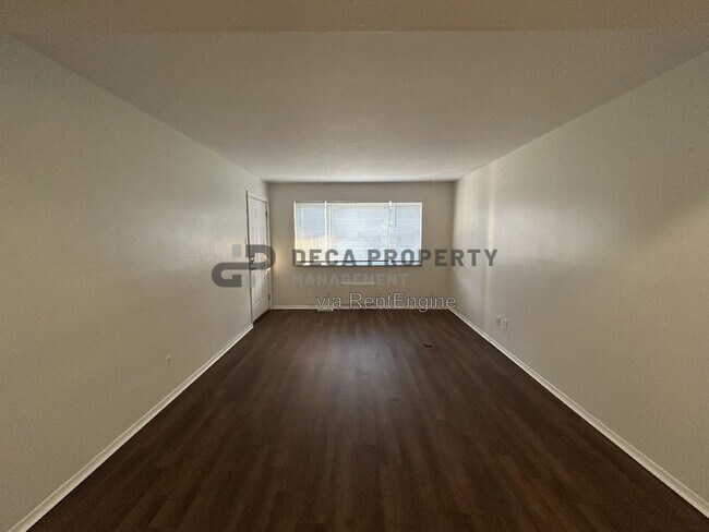 Foto del edificio - 9910 Broadmoor Dr