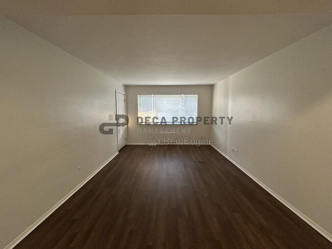 Building Photo - 9910 Broadmoor Dr