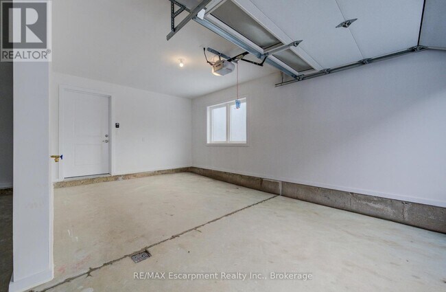 Photo du bâtiment - 70 Kenesky Dr