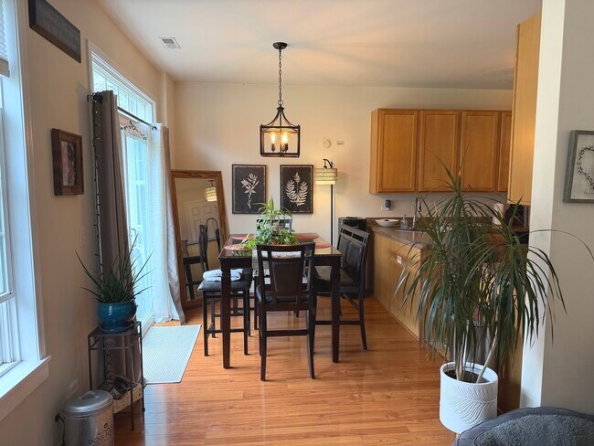 Foto del edificio - 2554 Evergreen Cir