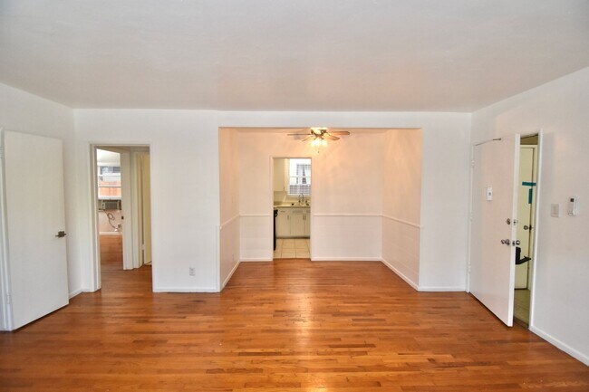 Building Photo - 14830 Dickens St