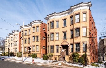 Building Photo - 14 Essex St