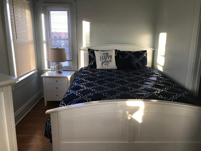 Building Photo - 2127 Prior Ct