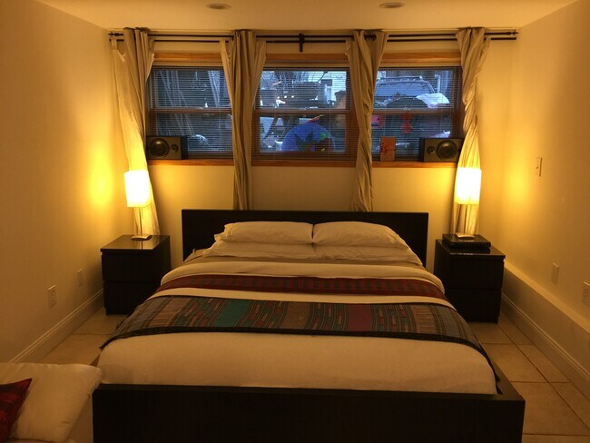 Foto del edificio - 1828 Swann St NW