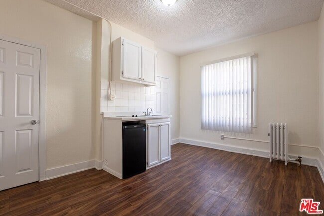 Building Photo - 729 S Union Ave