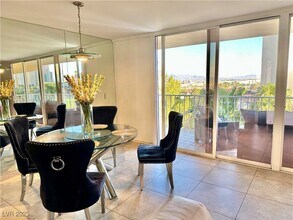 Building Photo - 205 E Harmon Ave