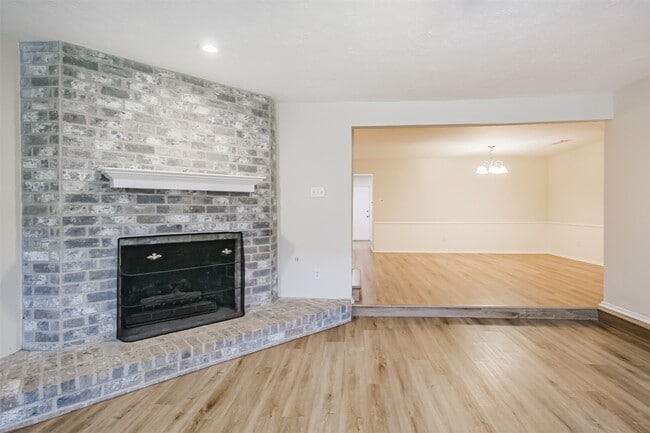 Foto del edificio - 3362 Continental Dr