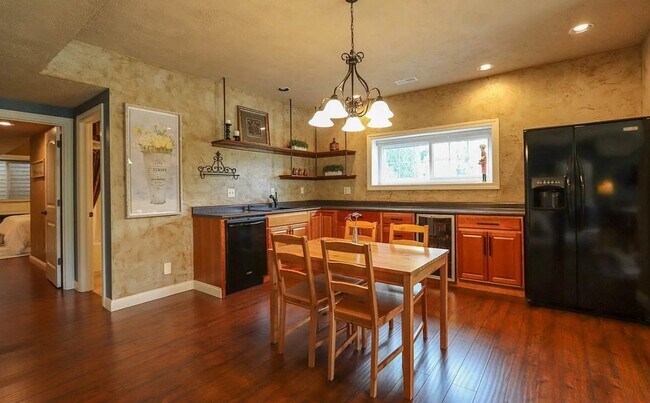 Foto del edificio - 6802 N Ironwood Dr