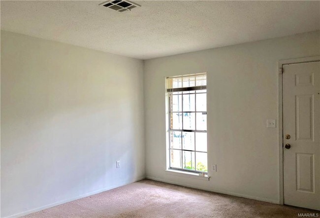 Building Photo - 4212 Lawnwood Dr