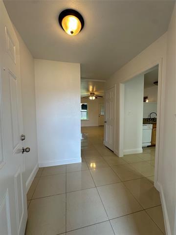 Building Photo - 3209 Royal Crest Dr