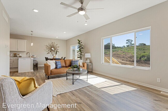 Foto del edificio - 4 br, 3 bath House - 7802 N. 94th Circle
