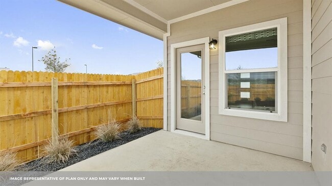 Foto del edificio - 10824 Fulton Ave