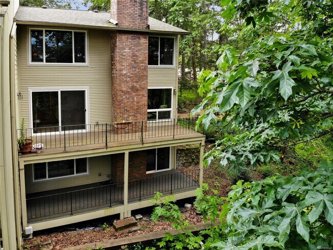 Building Photo - 7813 Zircon Dr SW