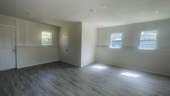 Foto del edificio - 703 Gotts Rd