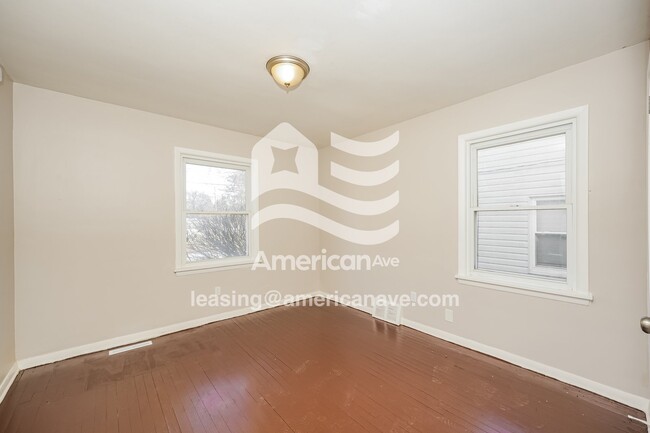 Building Photo - 4304 E 164th St