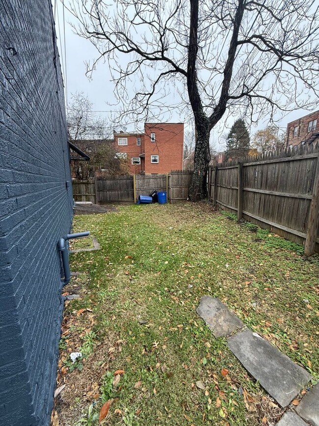 Foto del edificio - Cozy 2-Bedroom Townhome for Rent – Lincoln-Larimer, Pittsburgh, PA