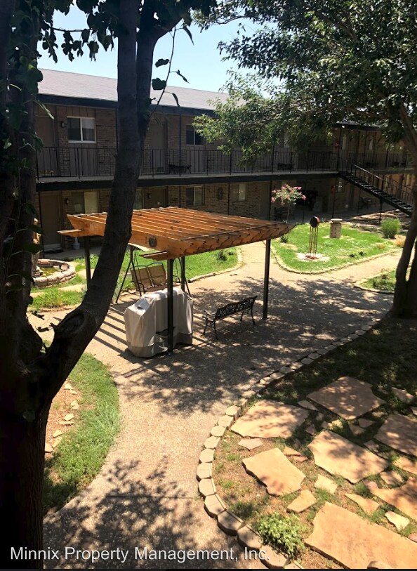 Foto del edificio - 2 br, 1 bath Apartment - 1031 N Sunmer St