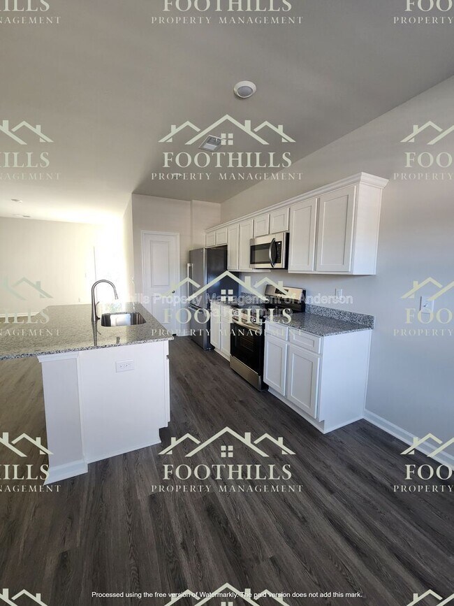 Foto del edificio - 1655 E Greenville St