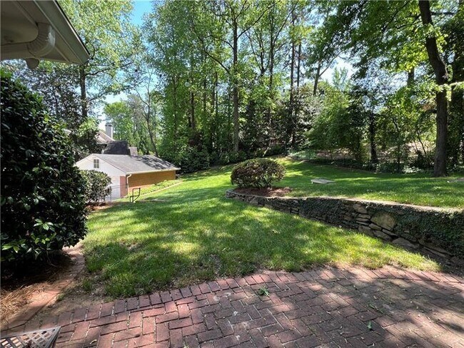 Building Photo - 42 Pine Lake Dr NW