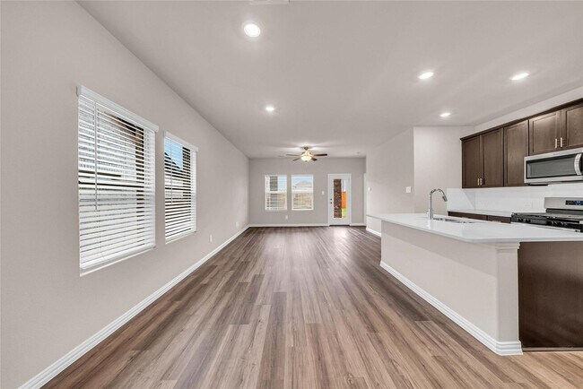 Building Photo - pacious 4-Bedroom Home in McKinney with Community Pool & Parks