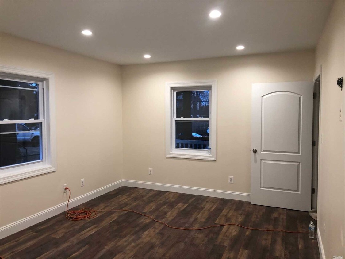 Primary Photo - 16 Prospect Ave