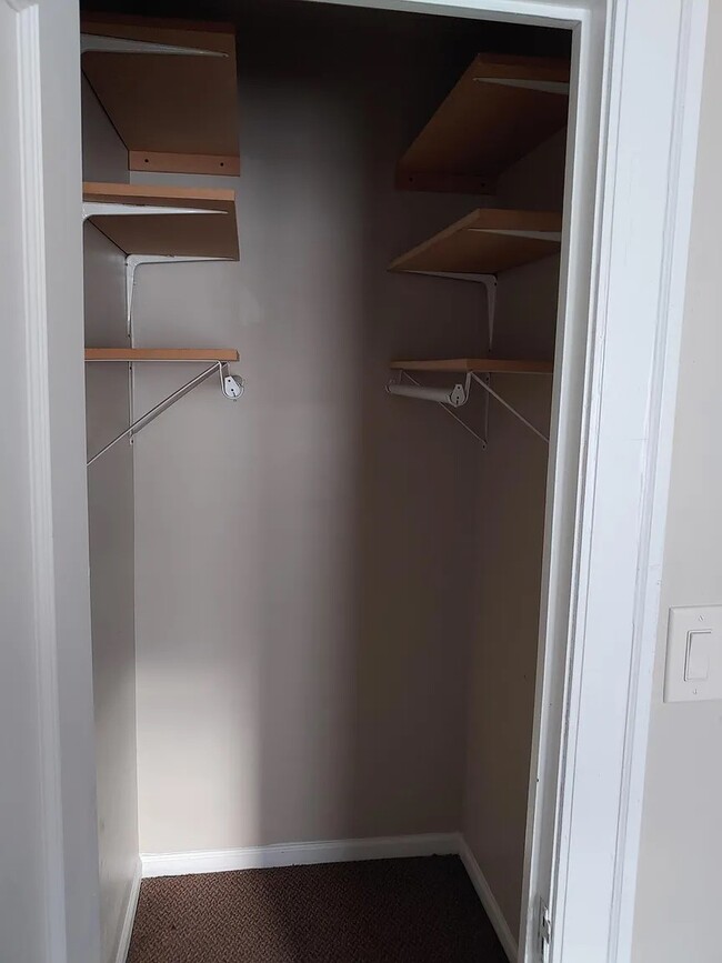 mastercloset - 8155 S Merrill Ave