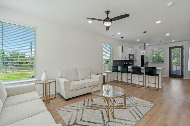 Building Photo - Villas at Mansfield