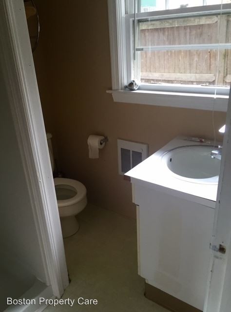 Building Photo - 1 br, 1 bath House - 20 Buckminster Rd #3