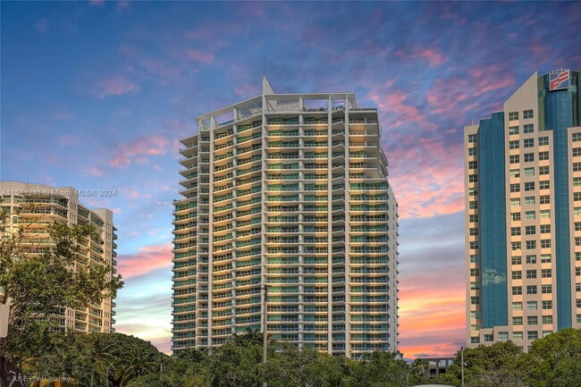 Building Photo - 2627 S Bayshore Dr