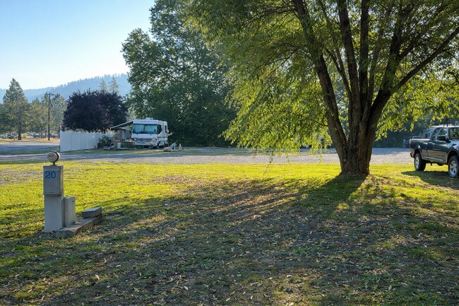 Foto del edificio - 85 Canoe Cp Lp