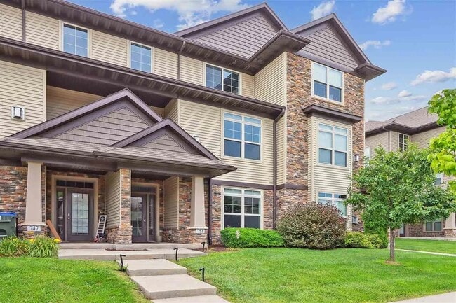 Building Photo - 751 Mission Point Rd