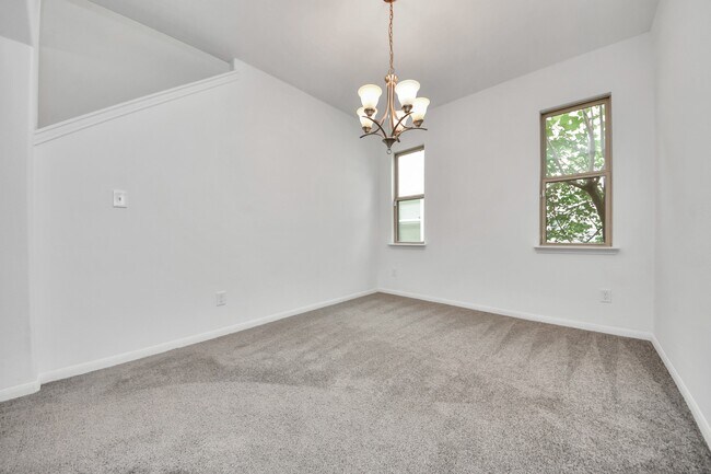 Foto del edificio - 10606 Sun River Falls Dr