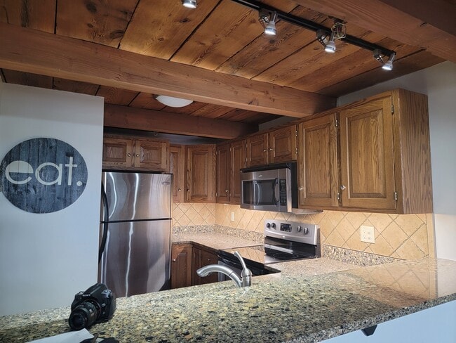 Building Photo - 1545 Arboretum Dr