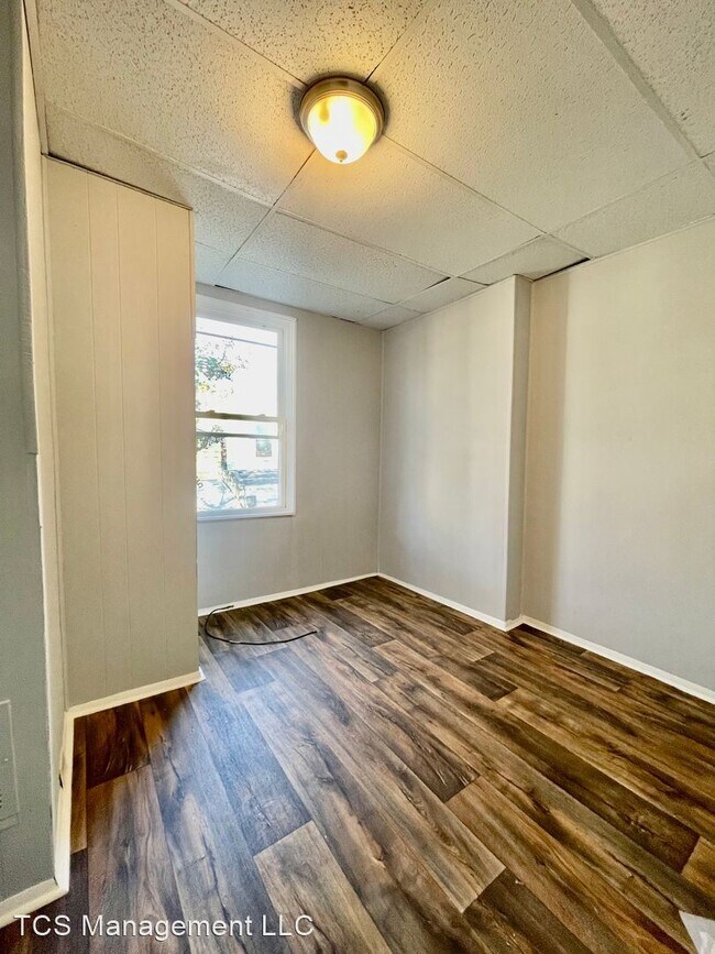 Building Photo - 3 br, 1.5 bath House - 1933 Clarence St