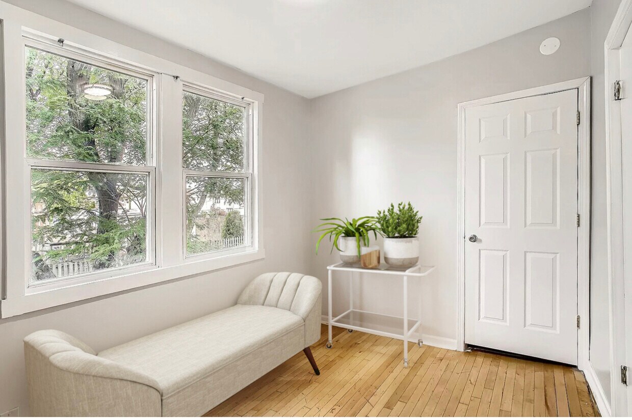 Foto principal - 5858 W Dakin St