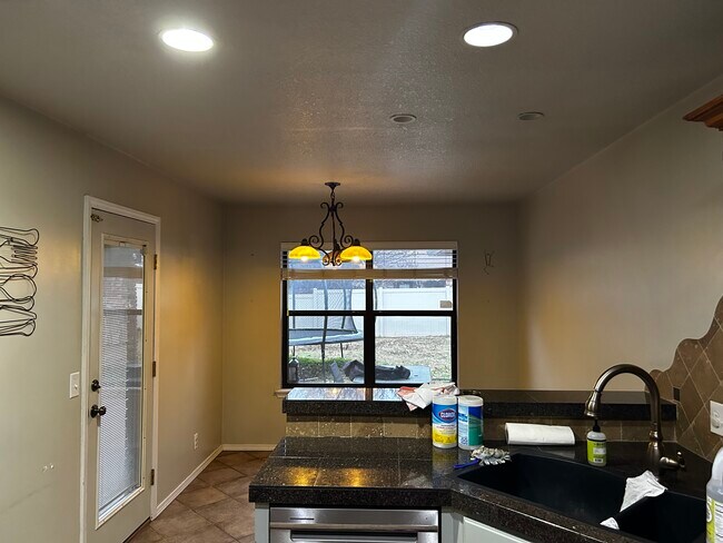 Foto del edificio - 308 W Raleigh Pl