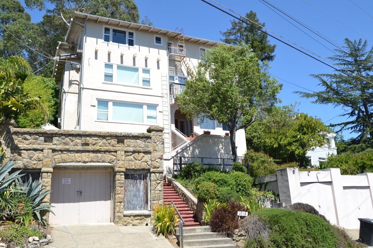 Primary Photo - 1015 Euclid Ave