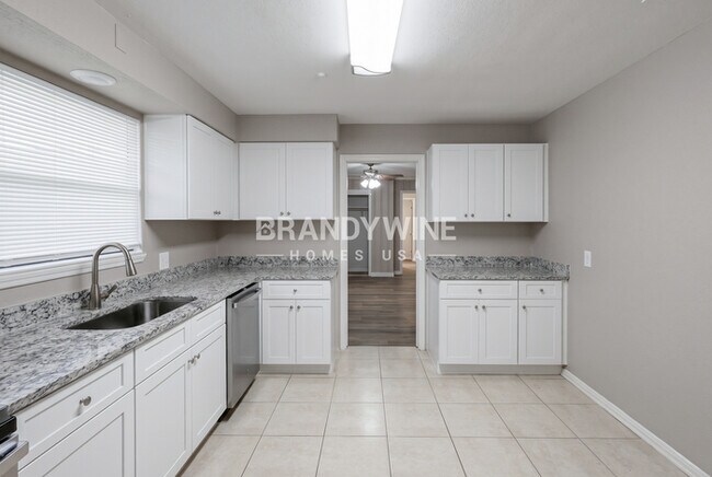 Foto del edificio - 2454 Buttonwood Dr