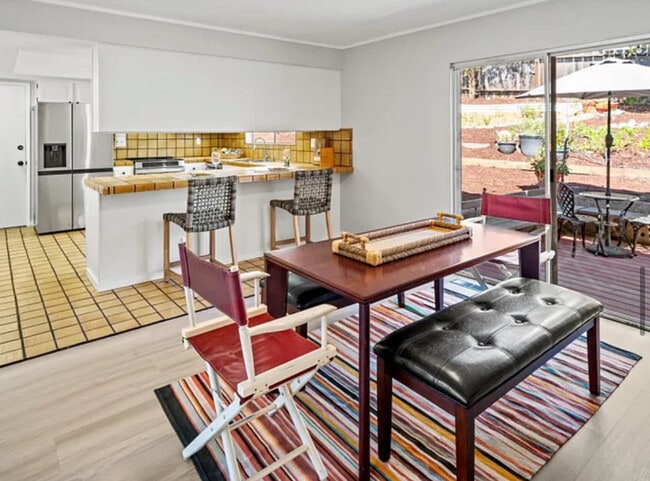 Foto del edificio - FOR RENT