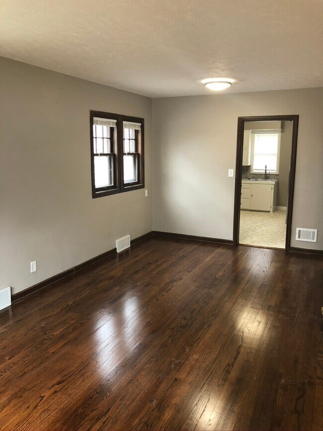 Building Photo - 4936 Woolworth Ave