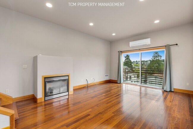 Foto del edificio - 4012 23rd Ave SW