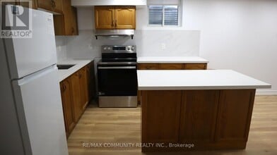 Building Photo - 3254 Cambourne Crescent