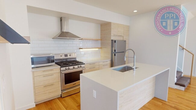 Foto del edificio - Modern Townhome In SE  Floor to Ceiling Wi...