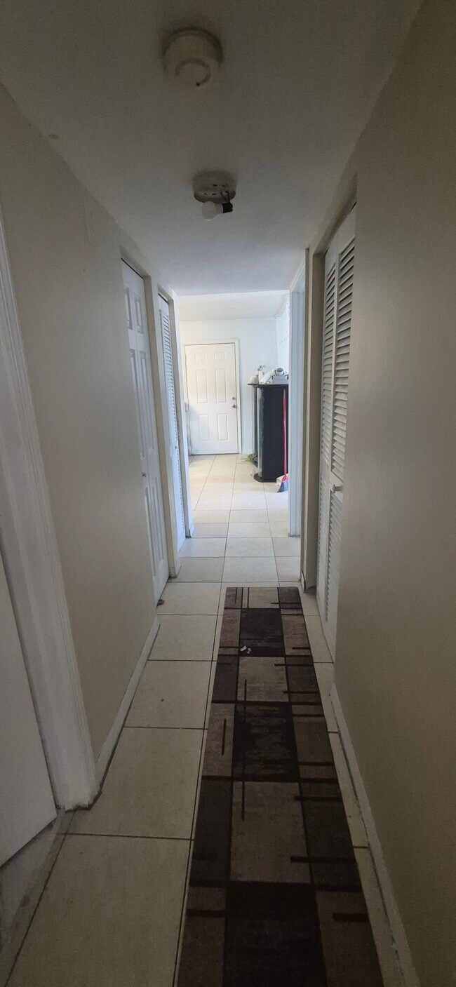 Foto del edificio - 2926 NW 55th Ave