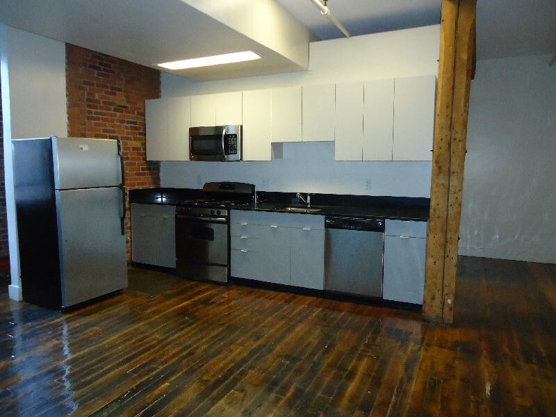 Primary Photo - 793 Tremont St