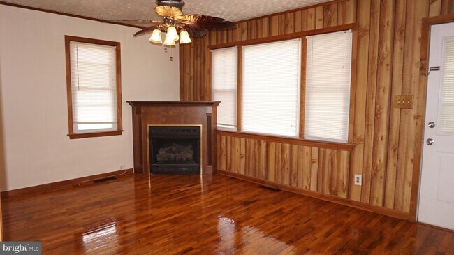 Building Photo - 187 Onville Rd