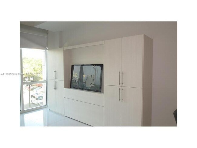 Foto del edificio - 244 Biscayne Blvd
