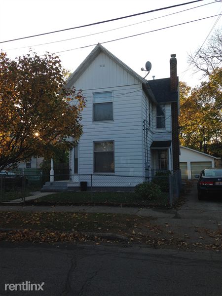 Primary Photo - 43 Straight Ave NW