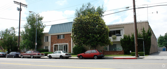 Building Photo - Tarzana West Apartments