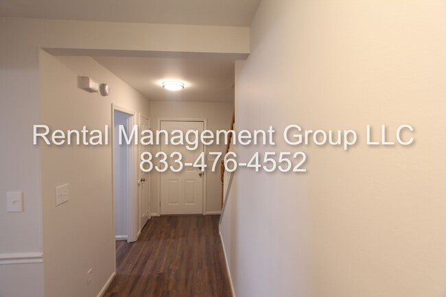 Building Photo - Newly Updated 3BR 2.5BA Townhome in Most Convenient Pelham Location